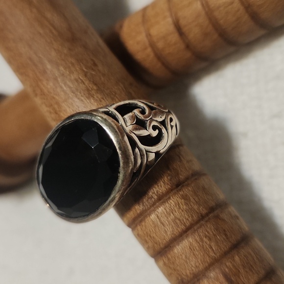 Sterling filigree ring, black stone, size 7, EUC - Picture 1 of 5